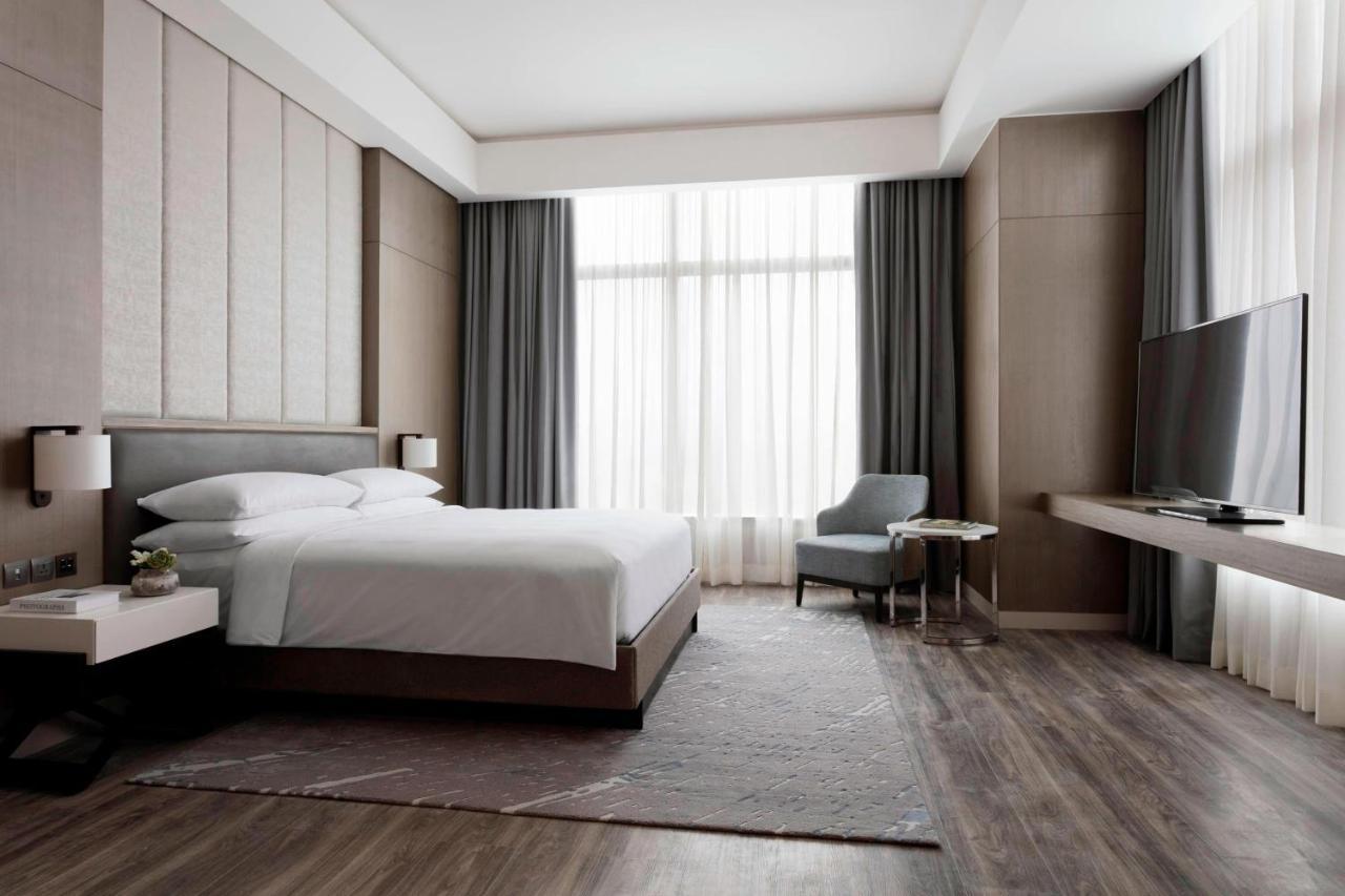 Clark Marriott Hotel Mabalacat Exteriör bild